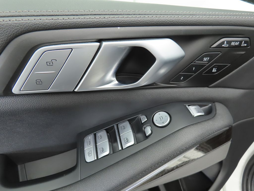 2021 BMW X7 xDrive40i 24