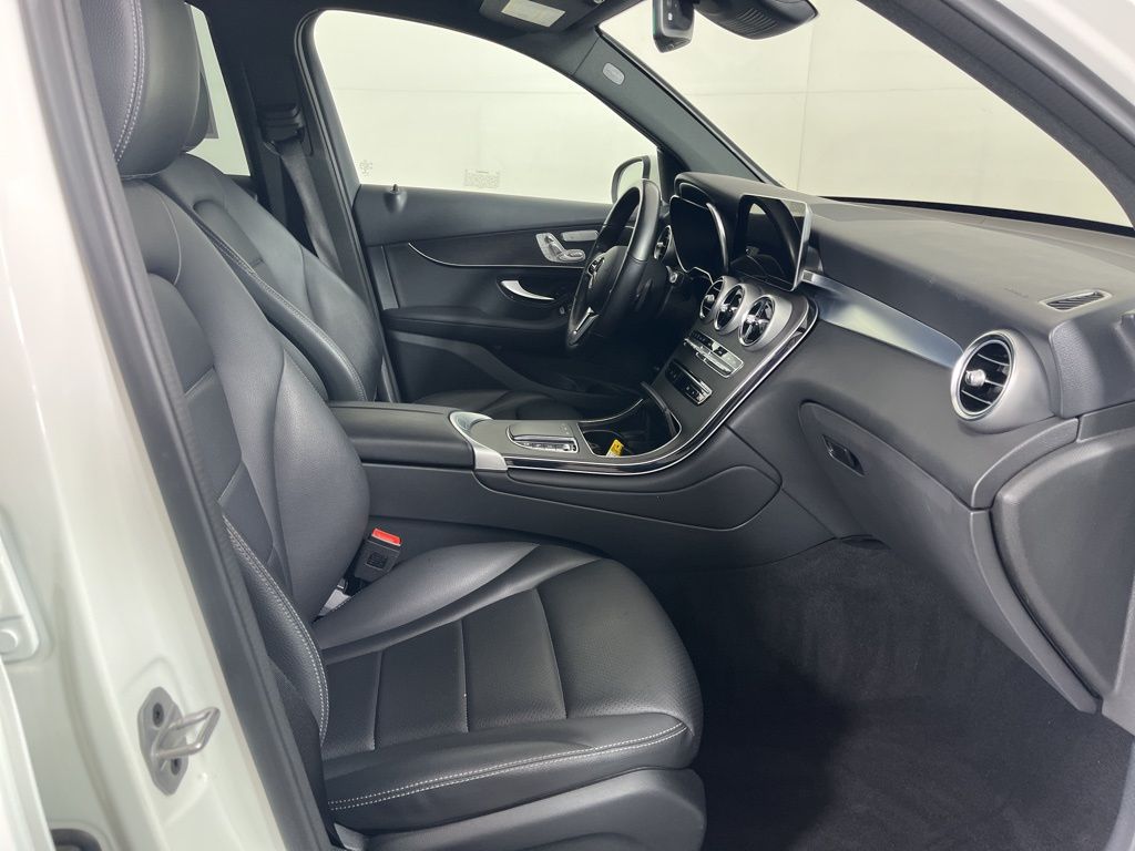 Thumbnail: 2022 Mercedes-Benz GLC - 8