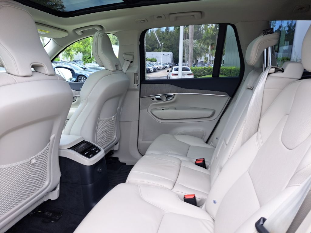 2025 Volvo XC90 Plus - Photo 7