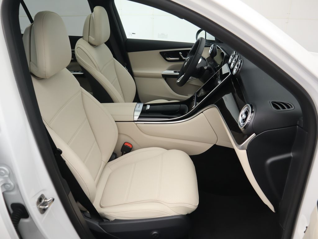 Thumbnail: 2026 Mercedes-Benz GLC - 22