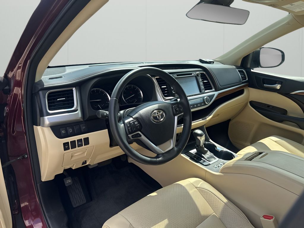 Used Car 2018 Toyota Highlander  Limited For Sale Under $30,000 In Austin, Texas
