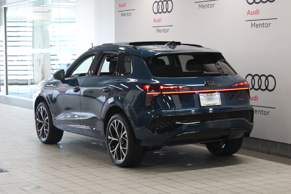 Thumbnail: 2026 Audi Q3 - 4