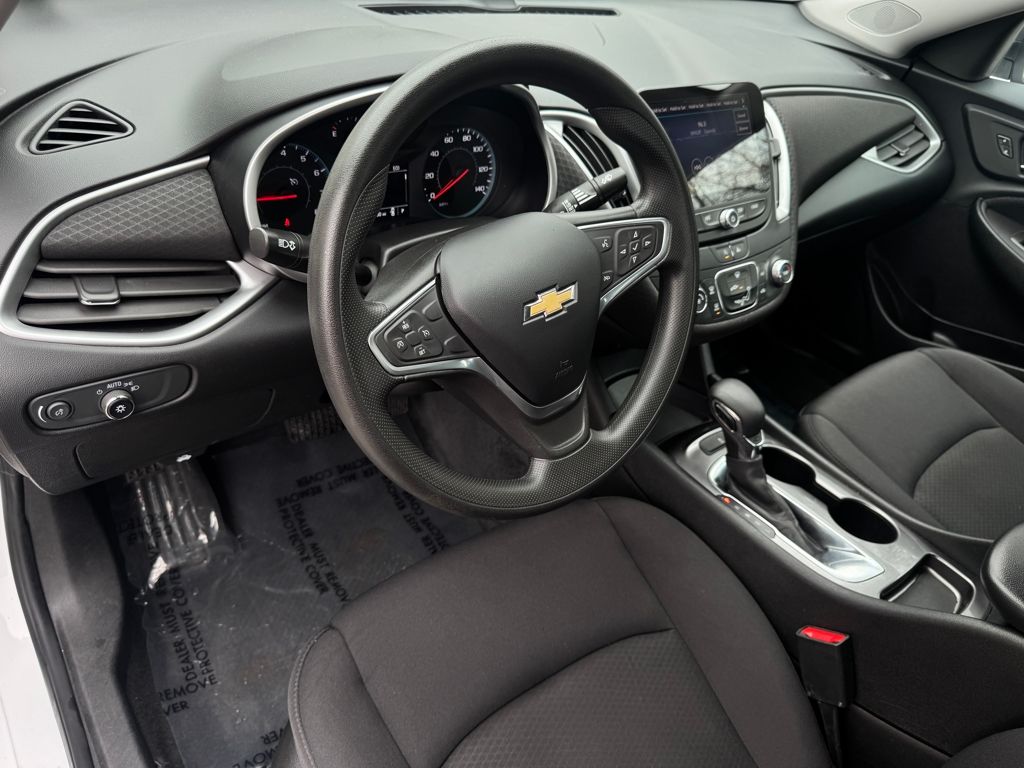 2022 Chevrolet Malibu FWD LS