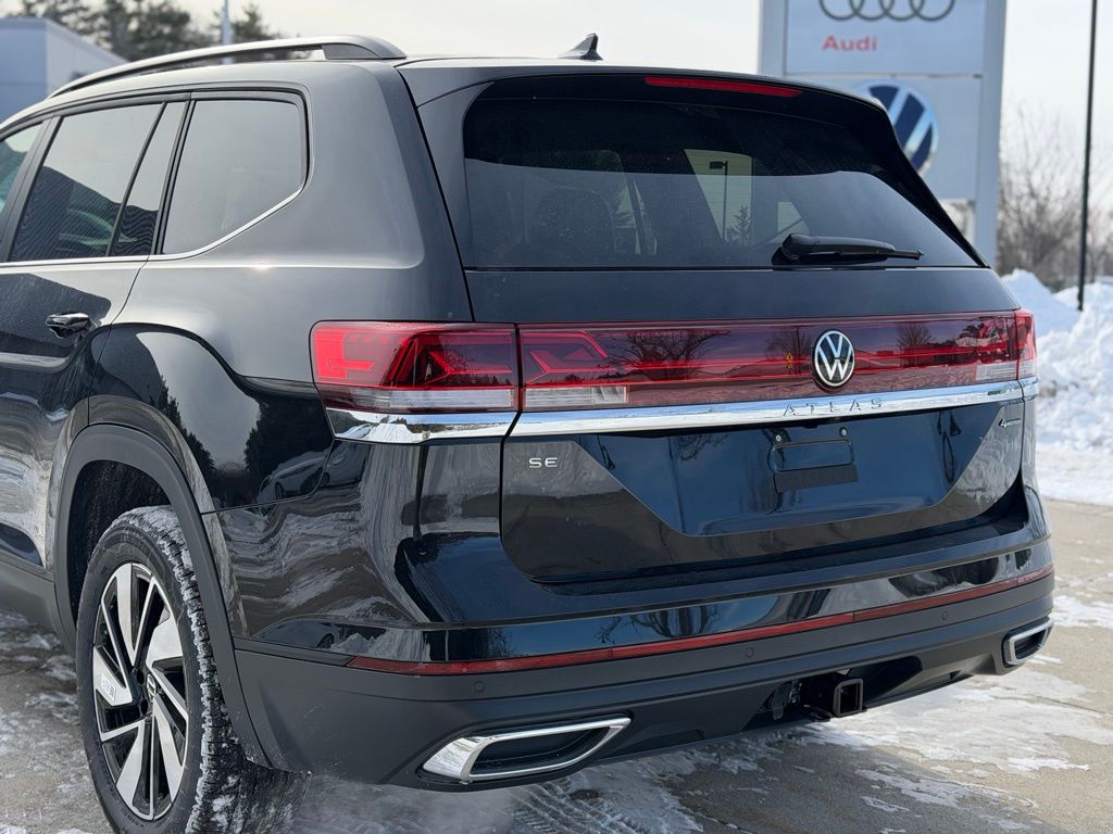 New 2026 Black Volkswagen 2.0T SE w/Technology image 14