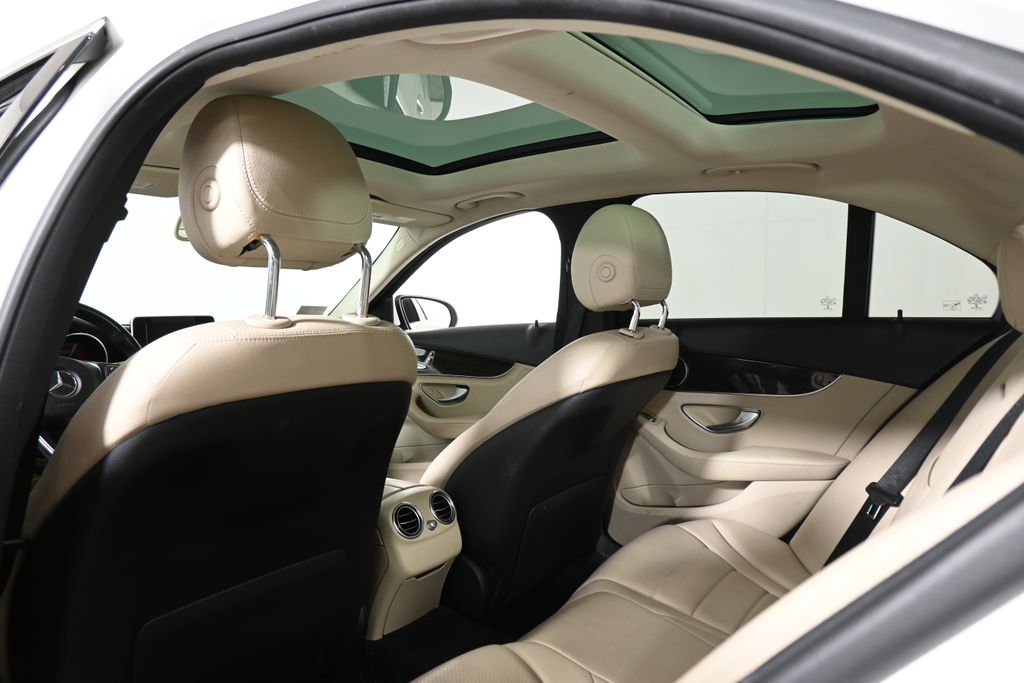 Thumbnail: 2015 Mercedes-Benz C-Class - 6