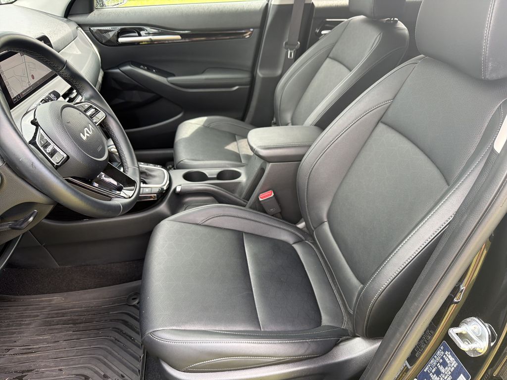 Used 2025 Kia Seltos SUV
