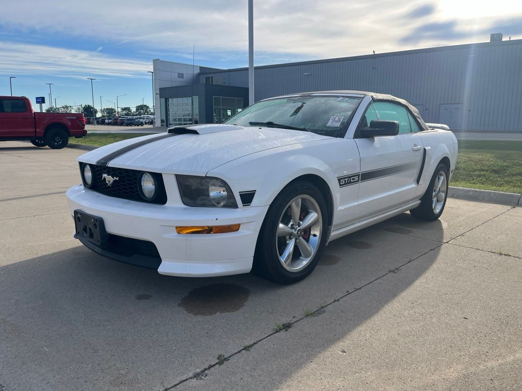 White 2008 Ford Mustang Convertible Rear-Wheel Drive 5-Speed Automatic Overdrive