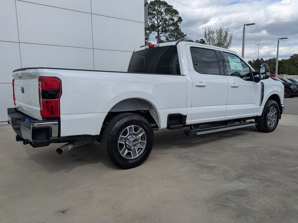 2026 Ford F-350 Super Duty LARIAT