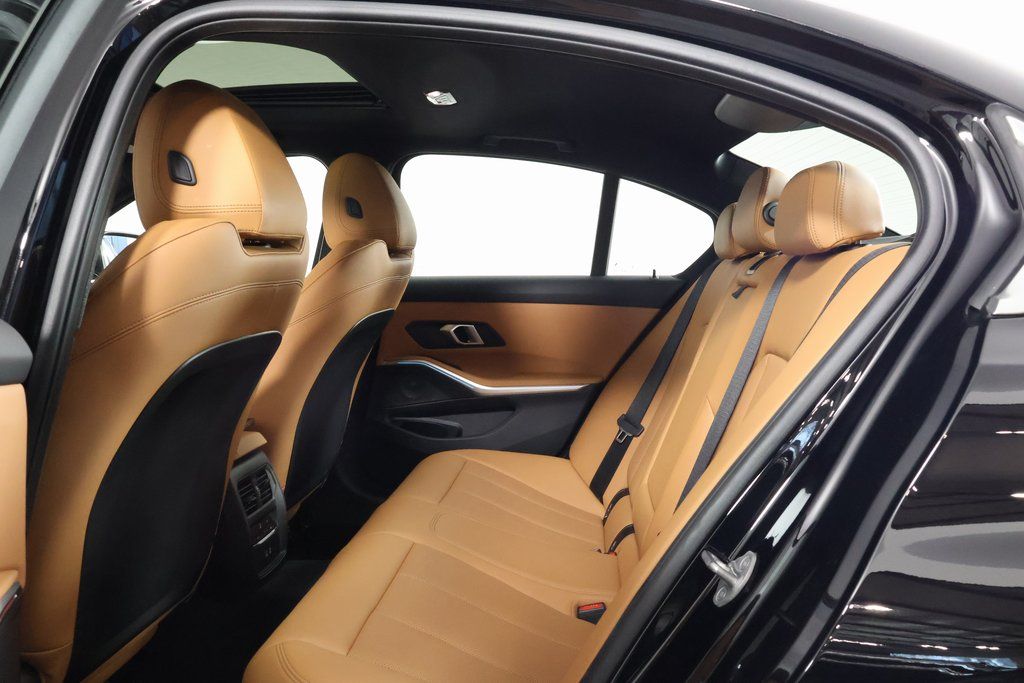 Thumbnail: 2026 BMW 3 Series - 11