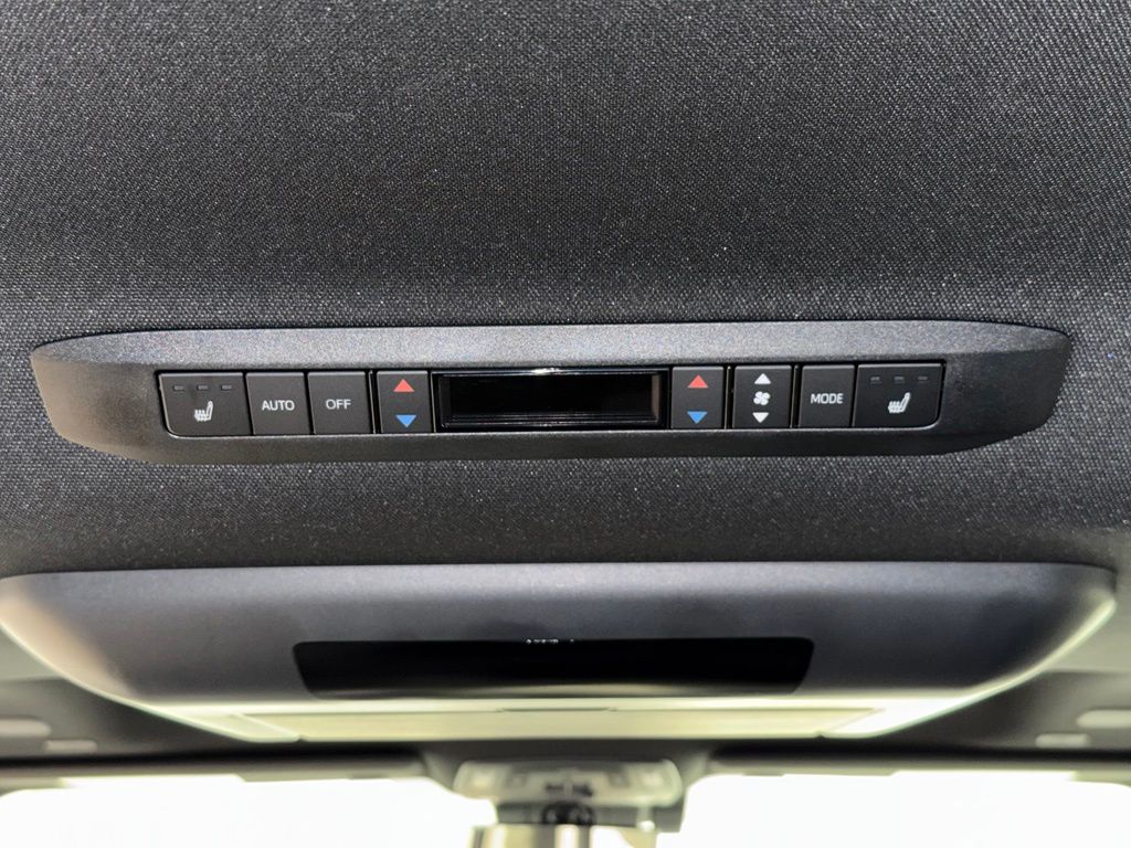 Thumbnail: 2026 Toyota Sienna - 22