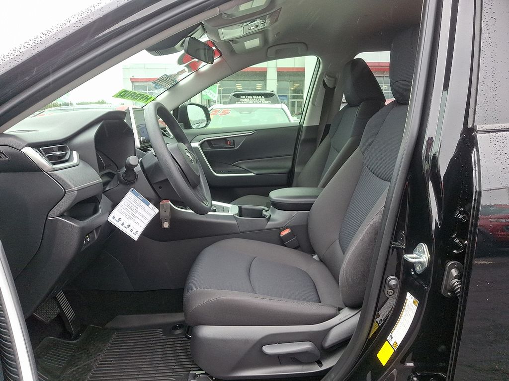 Thumbnail: 2025 Toyota RAV4 - 14