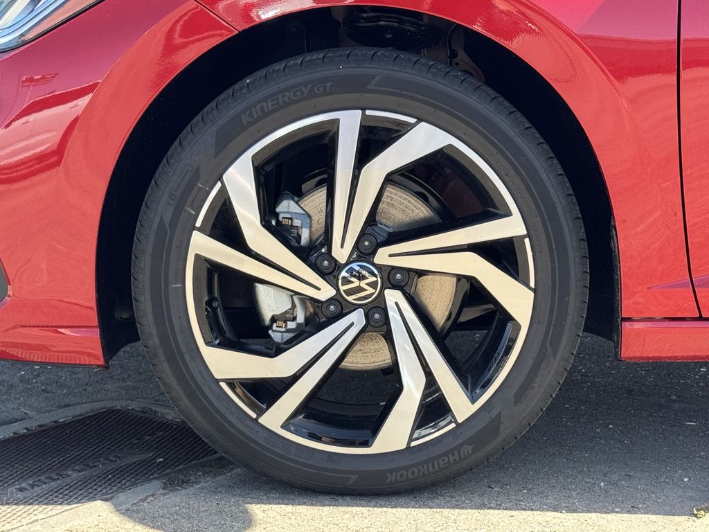 Red 2025 Volkswagen Jetta Sedan Front-Wheel Drive 8-Speed Automatic
