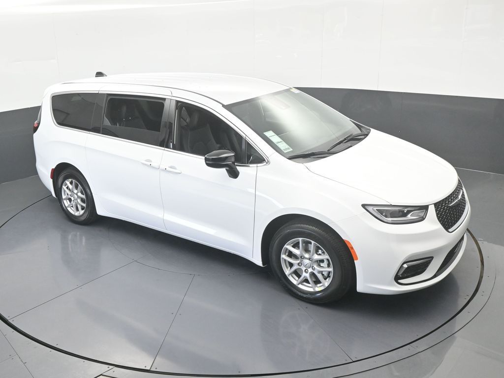 New 2026 Bright White Clearcoat Chrysler Select image 46