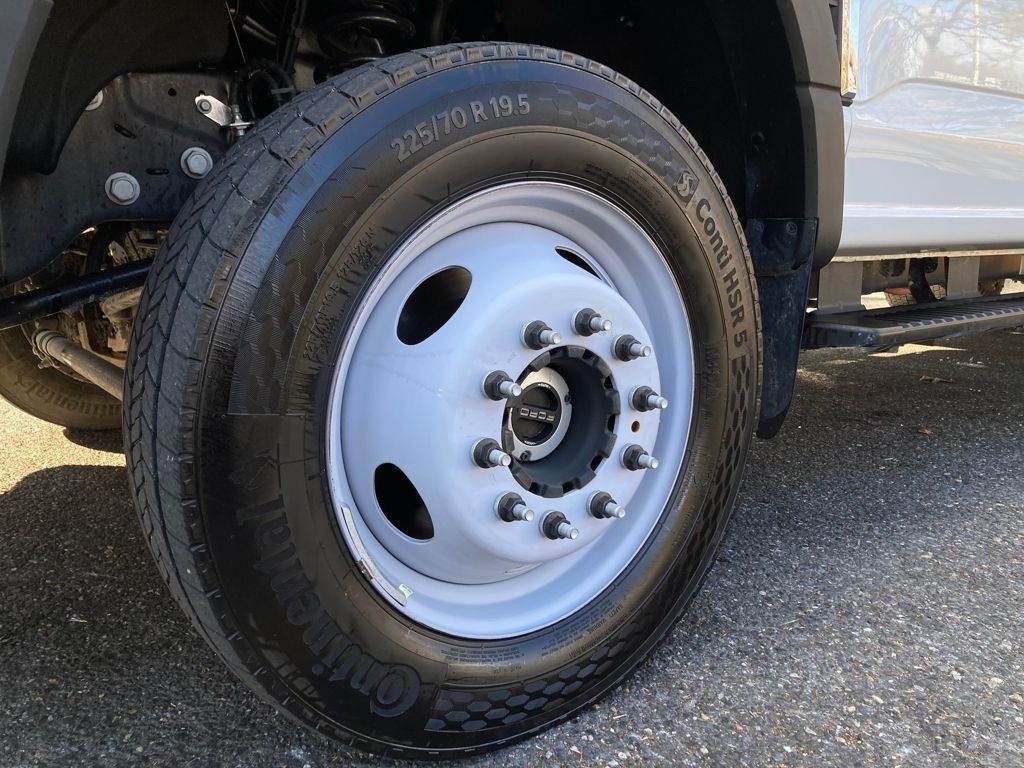 2025 Ford F-550 Chassis XL