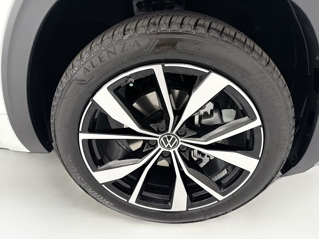 Thumbnail: 2026 Volkswagen Atlas - 32