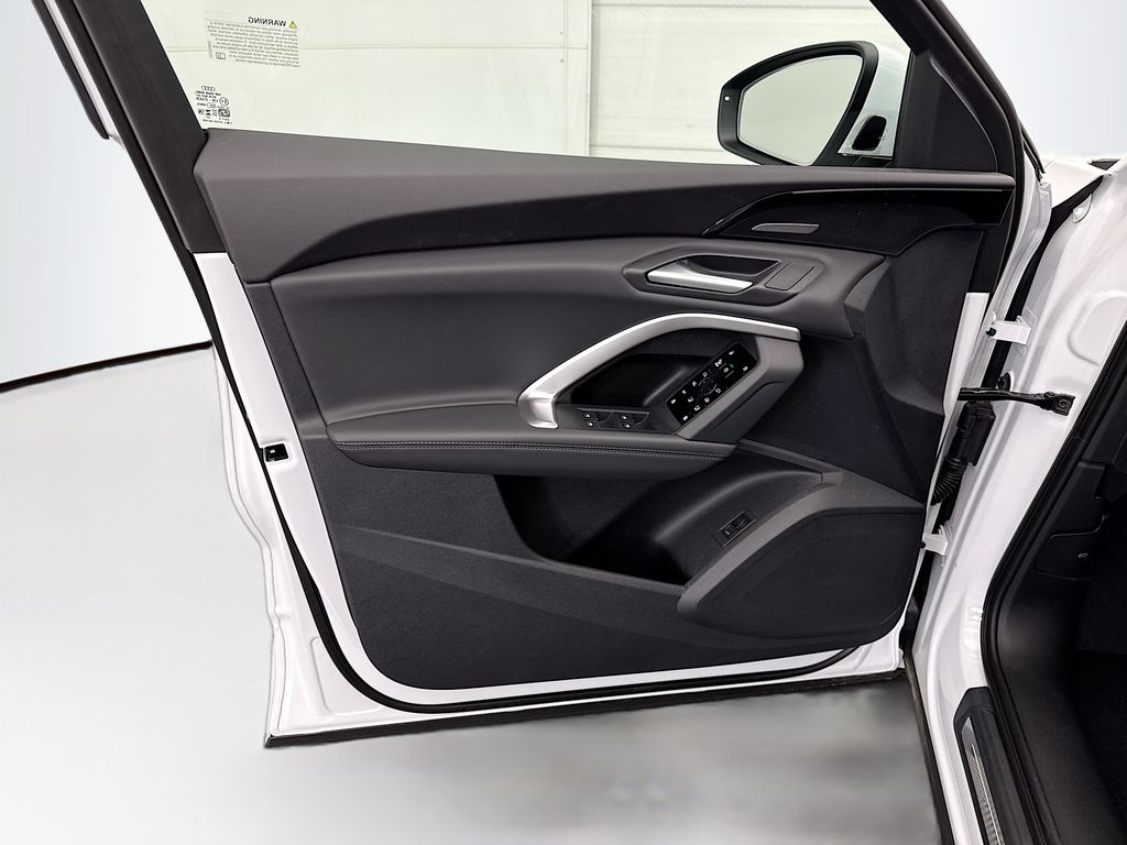 Thumbnail: 2025 Audi Q5 - 24