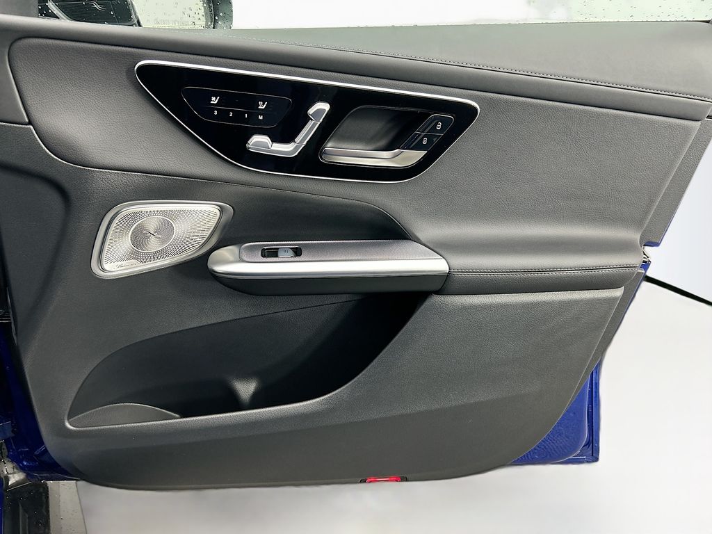 Thumbnail: 2025 Mercedes-Benz GLC - 24