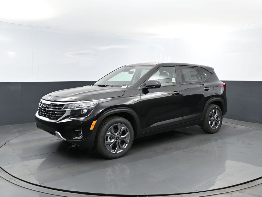 Black 2026 Kia Seltos SUV / Crossover Front-Wheel Drive Continuously Variable Transmission