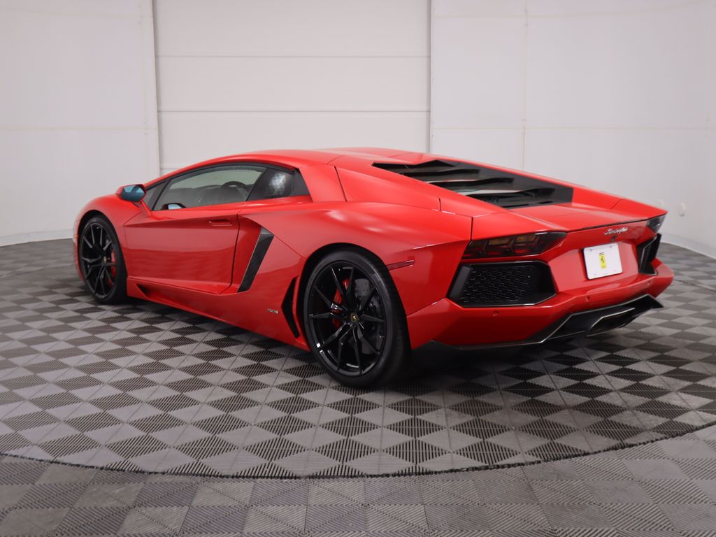 2014 Lamborghini Aventador  7