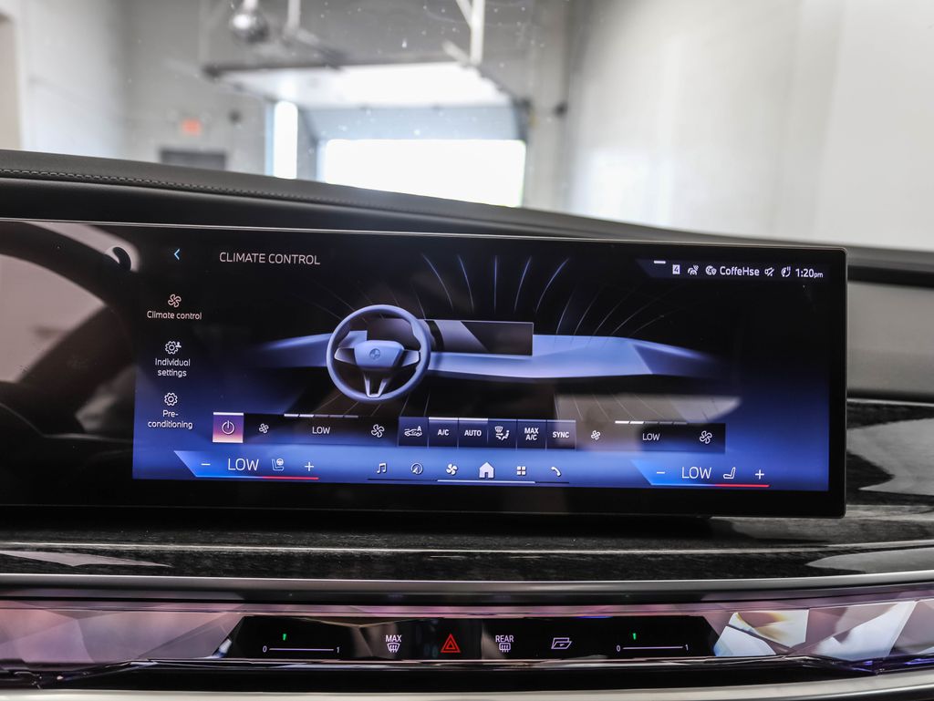 Thumbnail: 2025 BMW i7 - 15