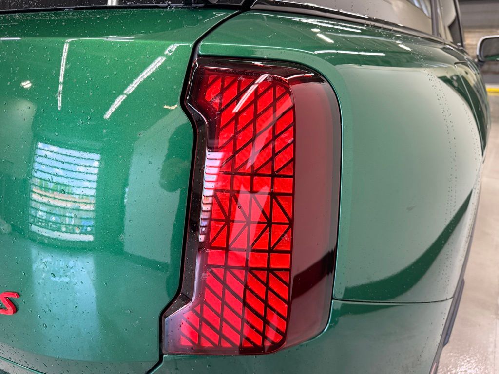 Thumbnail: 2027 MINI Cooper Countryman - 5