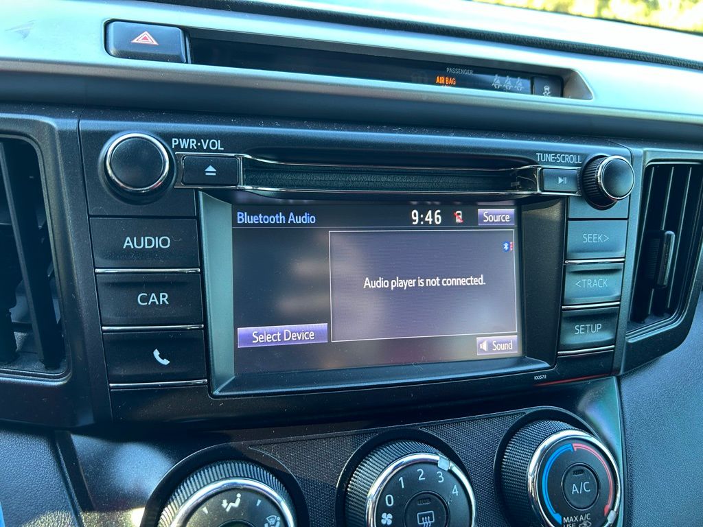 Thumbnail: 2018 Toyota RAV4 - 24