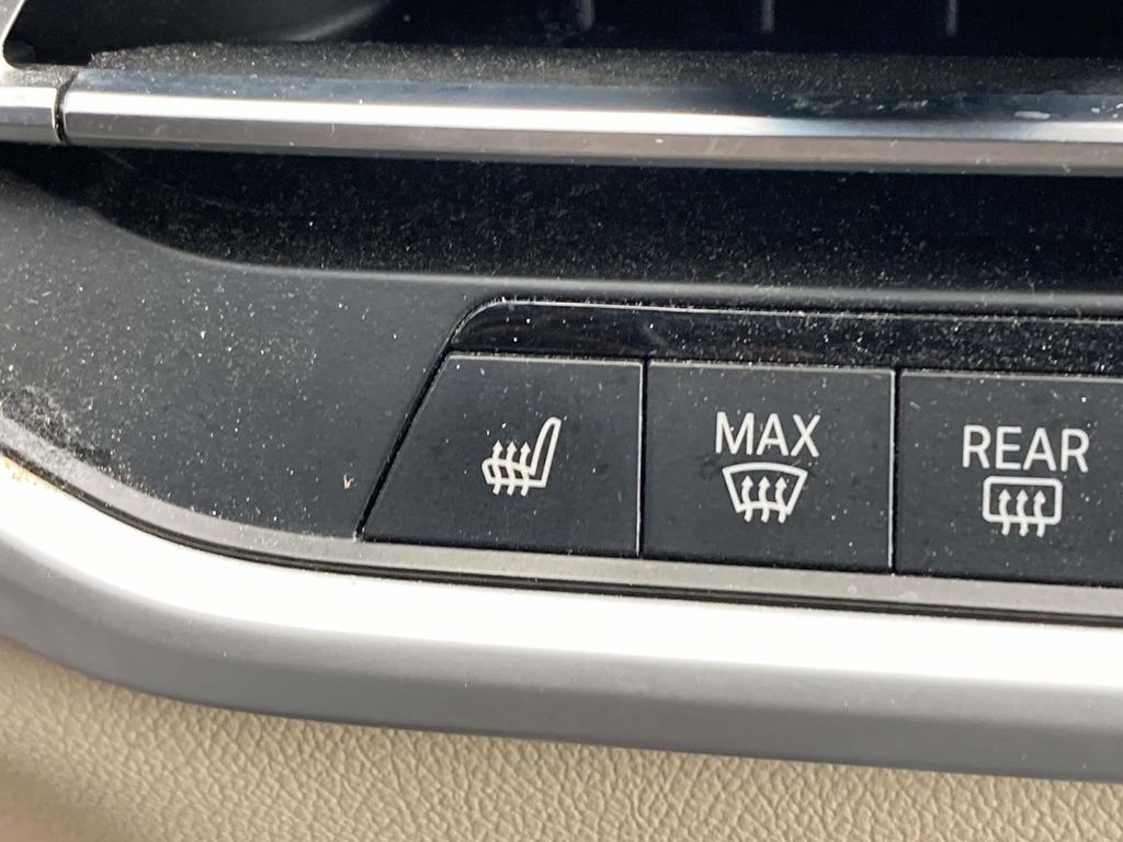 Used 2021 Black BMW sDrive40i image 16