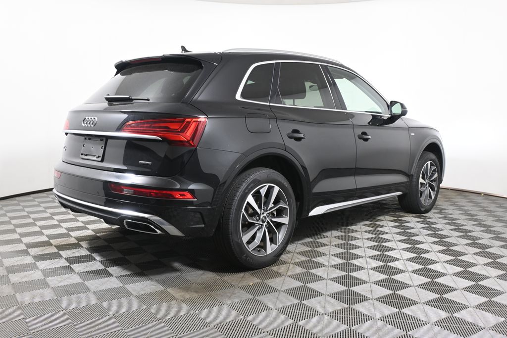 Thumbnail: 2023 Audi Q5 - 7