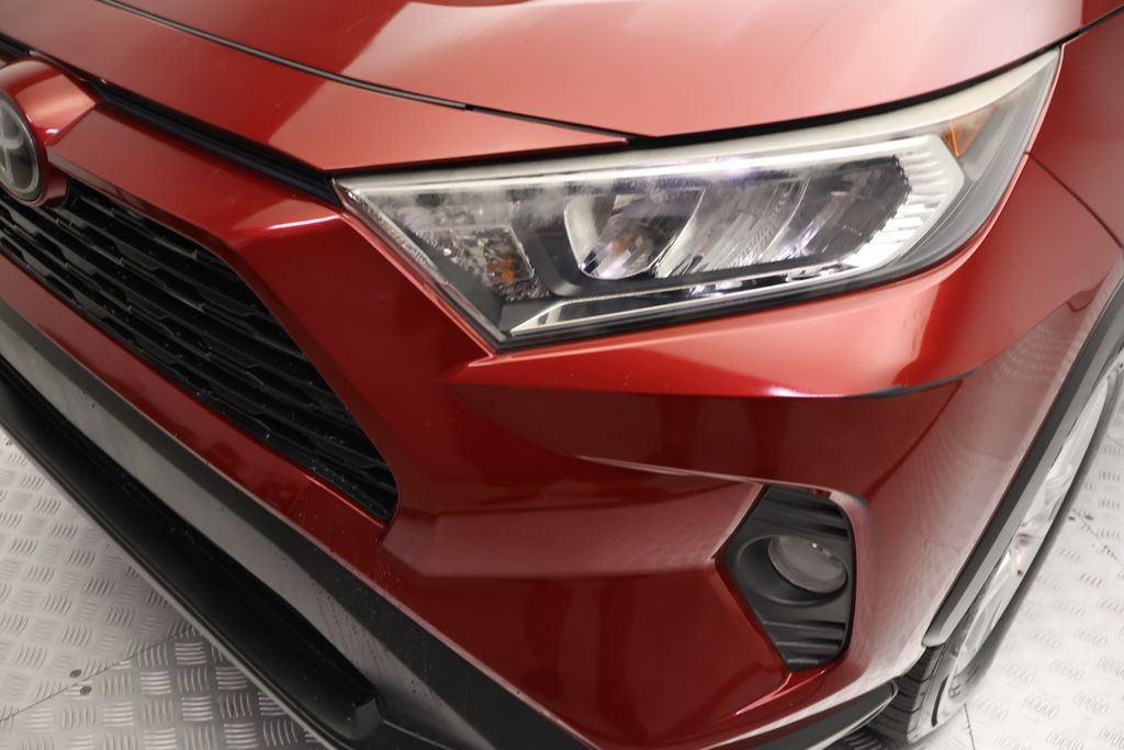 Thumbnail: 2019 Toyota RAV4 - 3