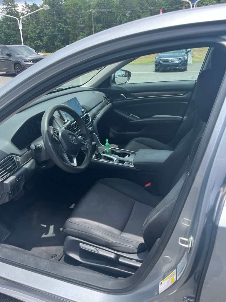 Used 2019 Silver Honda LX image 3