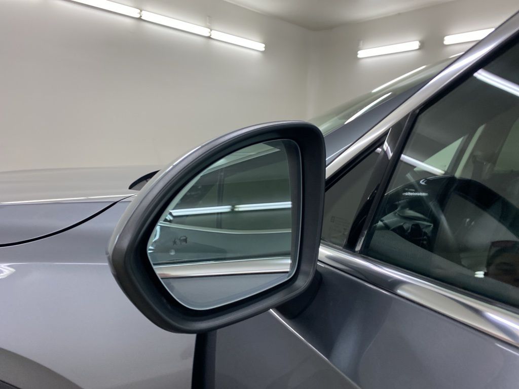 2021 Buick Envision Essence photo