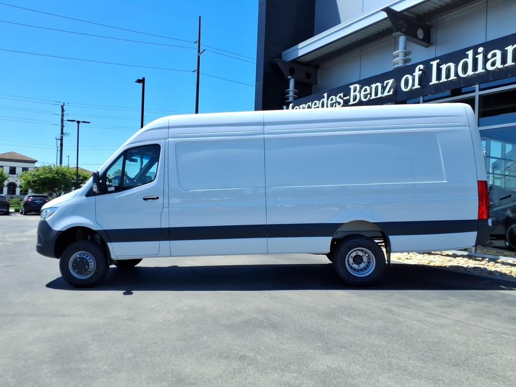 New 2026 Arctic White Mercedes-Benz Cargo 170 WB image 3