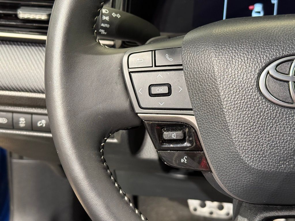 Thumbnail: 2025 Toyota Camry - 22