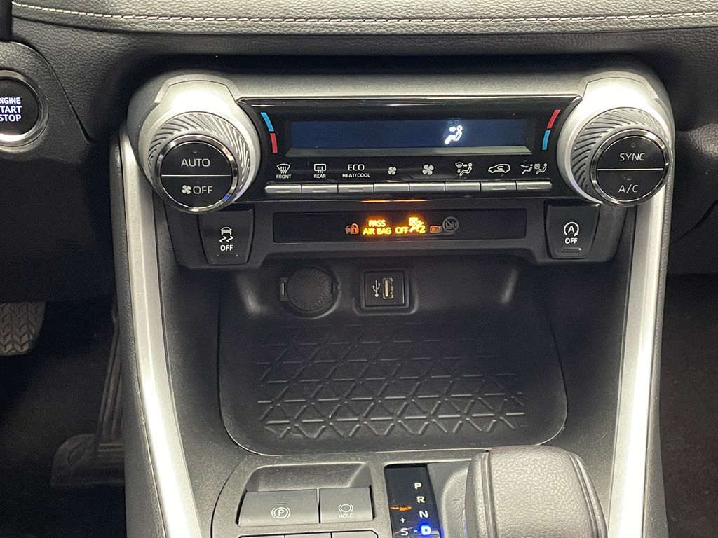 2023 Toyota RAV4 XLE 27