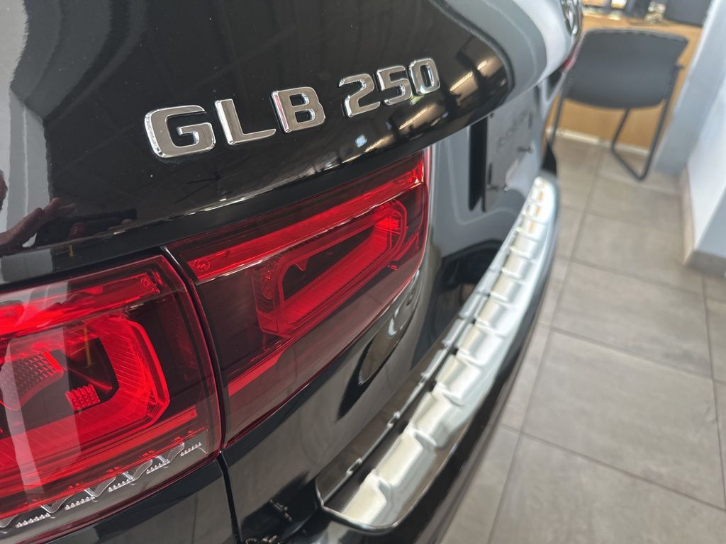 2021 Mercedes-Benz GLB GLB 250 27