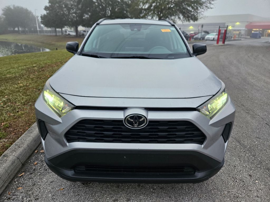 2021 Toyota RAV4 LE 8