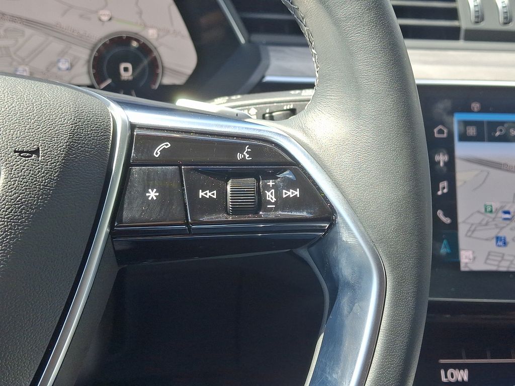 2024 Audi Q8 e-tron Premium Plus 23