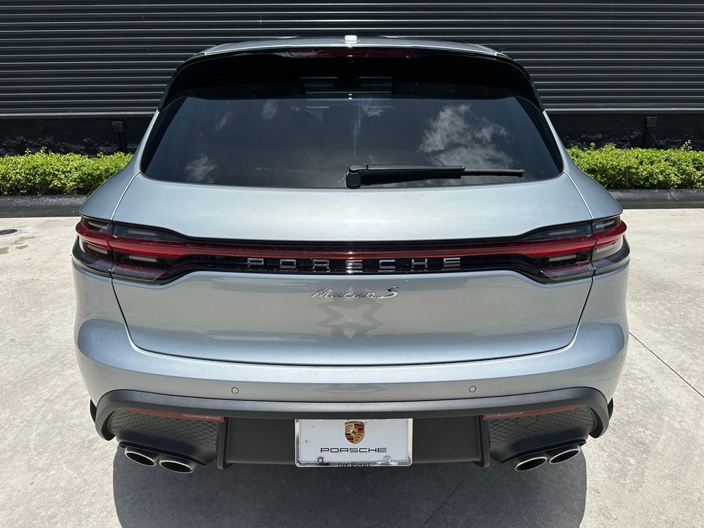 Thumbnail: 2026 Porsche Macan - 13