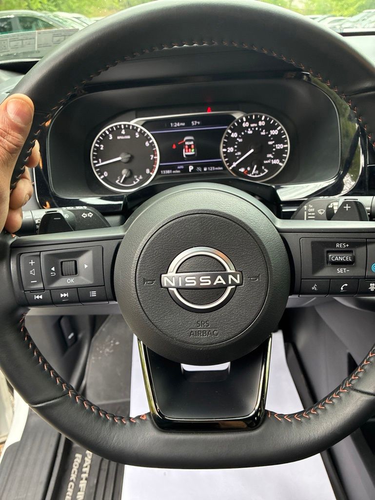 2025 Nissan Pathfinder Rock Creek White at South Hills Kia