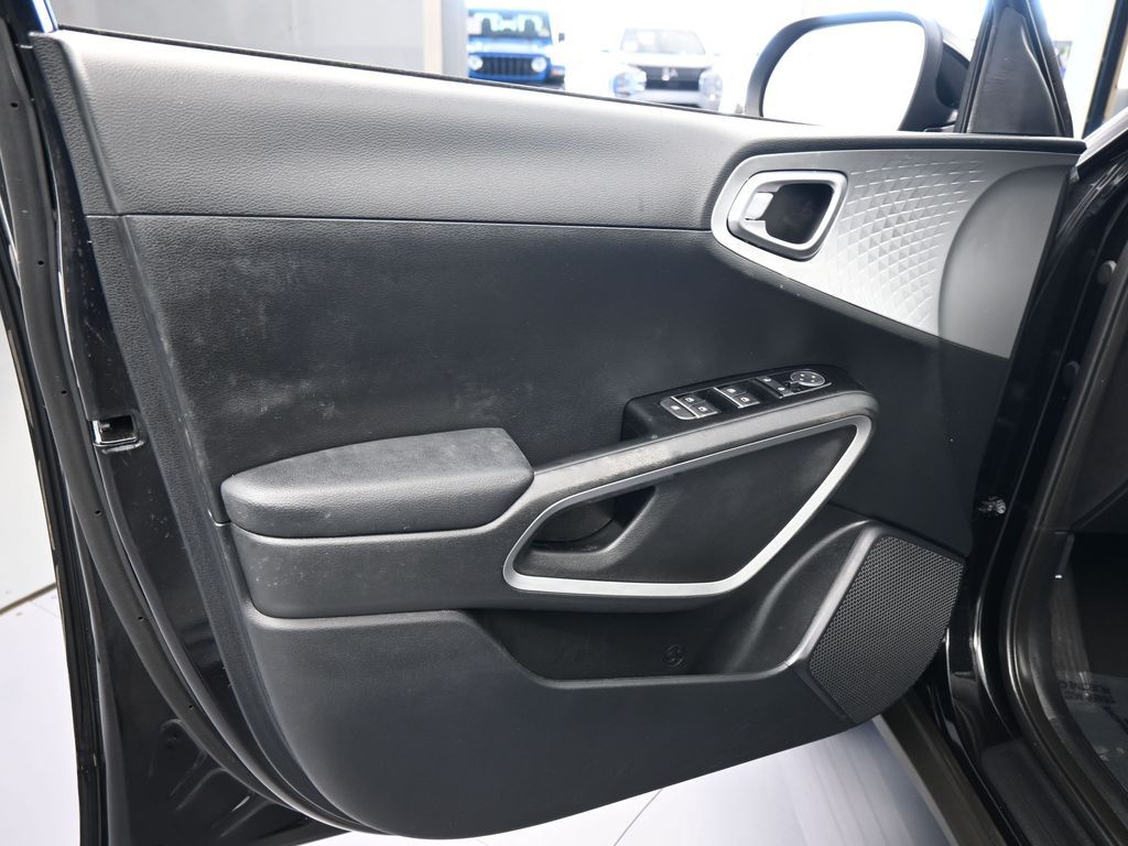 Used 2023 Fusion Black Kia LX image 15