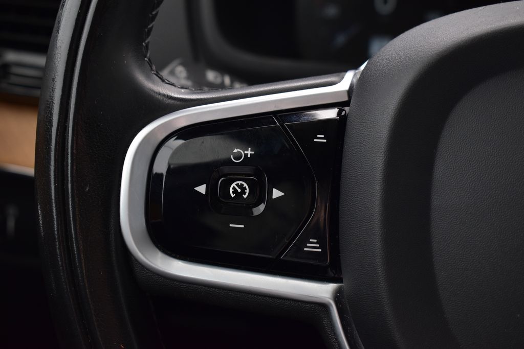 Thumbnail: 2020 Volvo XC90 - 15