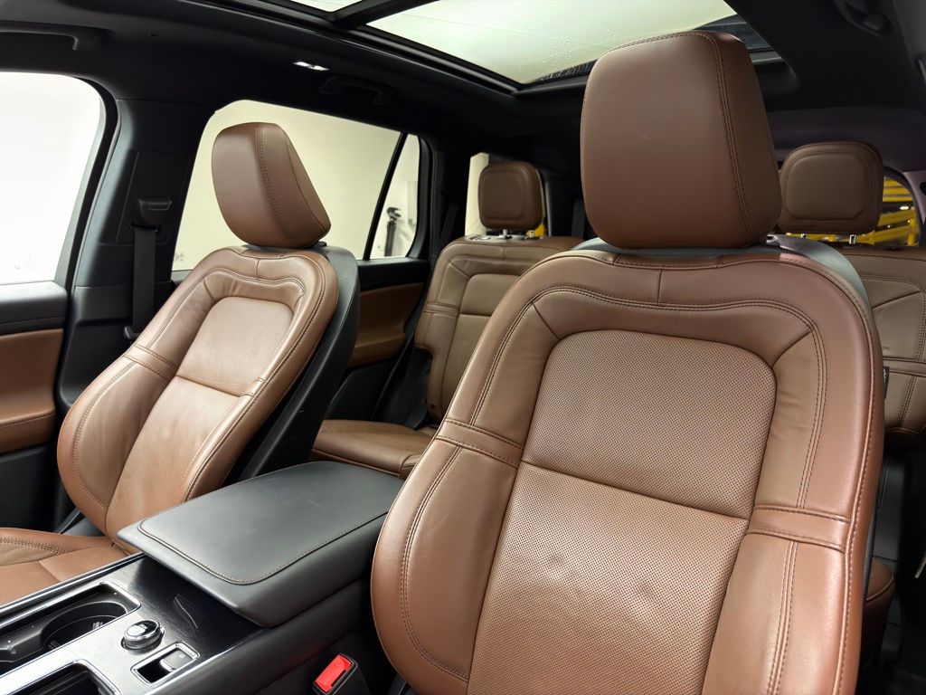Thumbnail: 2023 Lincoln Aviator - 8