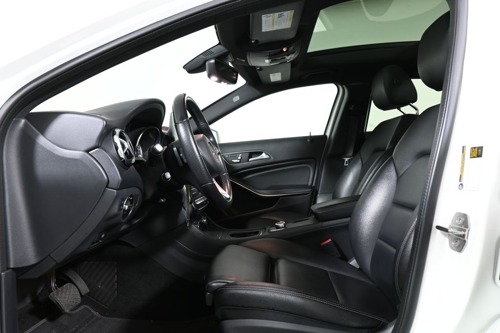 Thumbnail: 2020 Mercedes-Benz GLA - 3