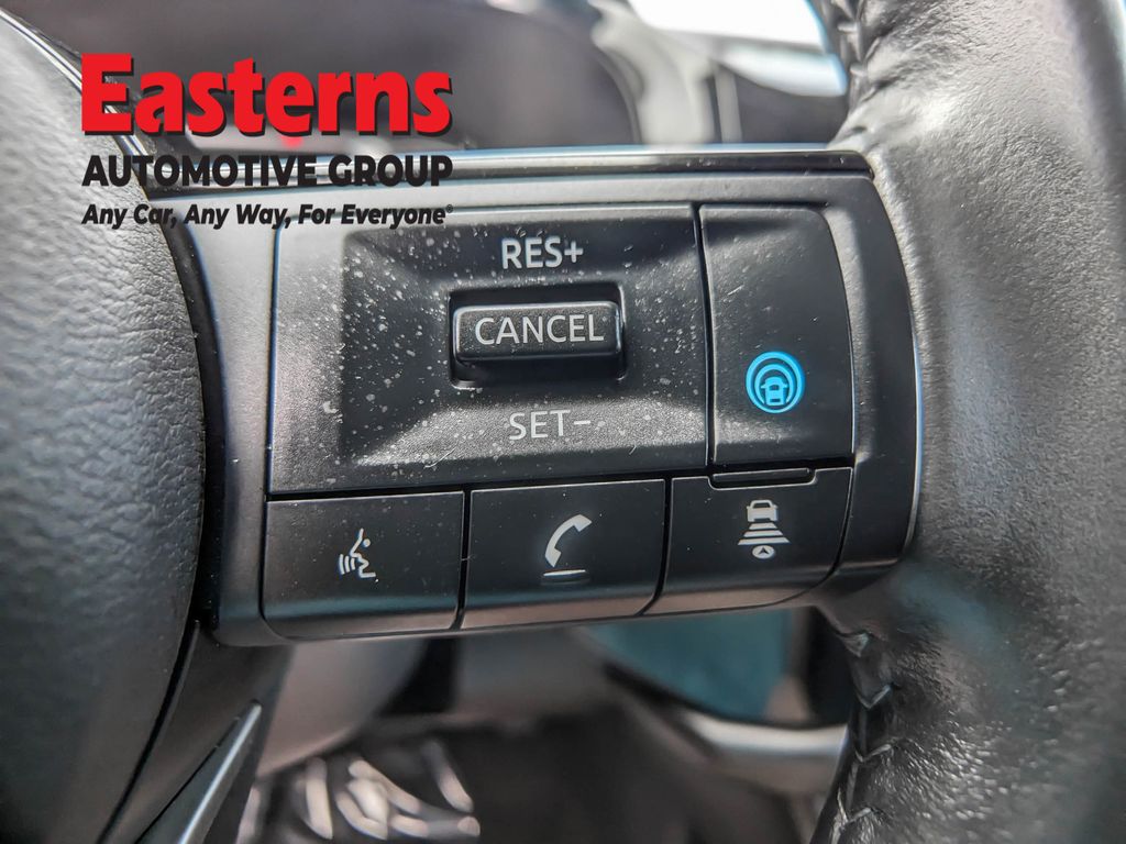 2022 Nissan Pathfinder SV - Photo 31