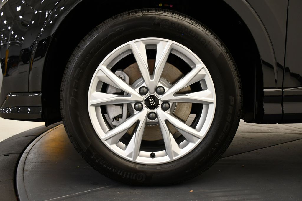 Thumbnail: 2025 Audi Q3 - 14