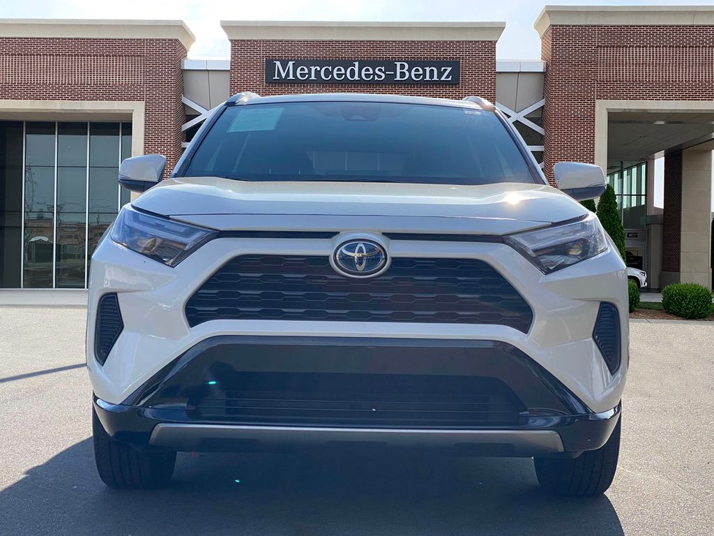 2022 Toyota RAV4 SE 2