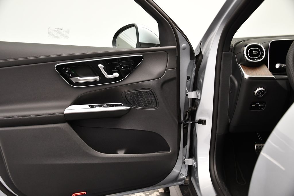 Thumbnail: 2025 Mercedes-Benz GLC - 29