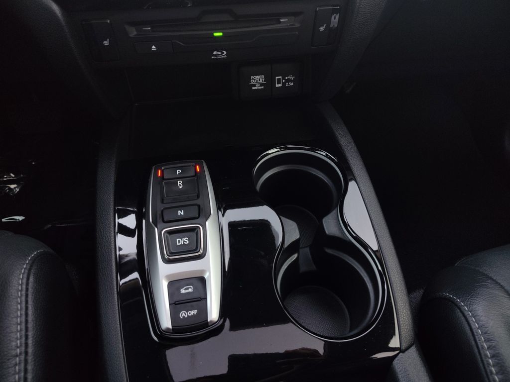 Used Car 2022 Honda Pilot  Touring For Sale Under $30,000 In Austin, Texas