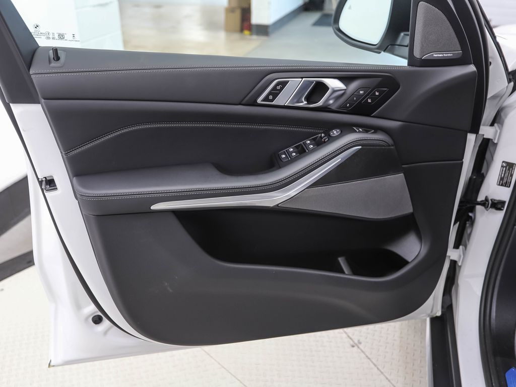 2026 BMW X5 xDrive40i 9