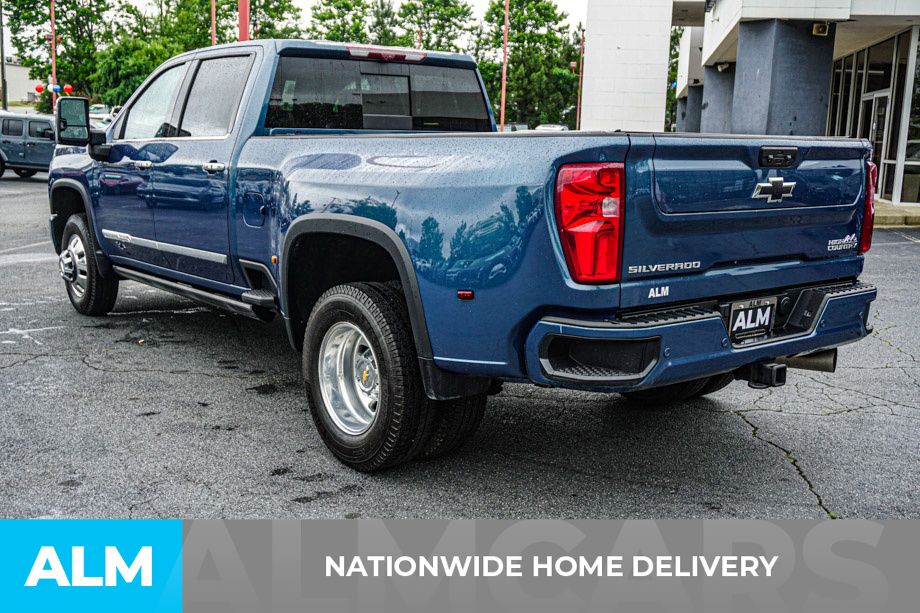 Used 2024 Blue Chevrolet High Country image 5